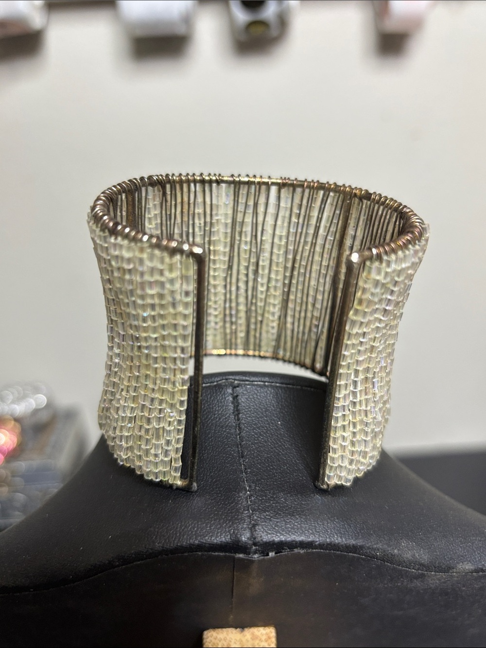 Vintage Iridescent Cream Glass Seed Bead Cuff Bracelet Glamorous - Picture 4 of 7
